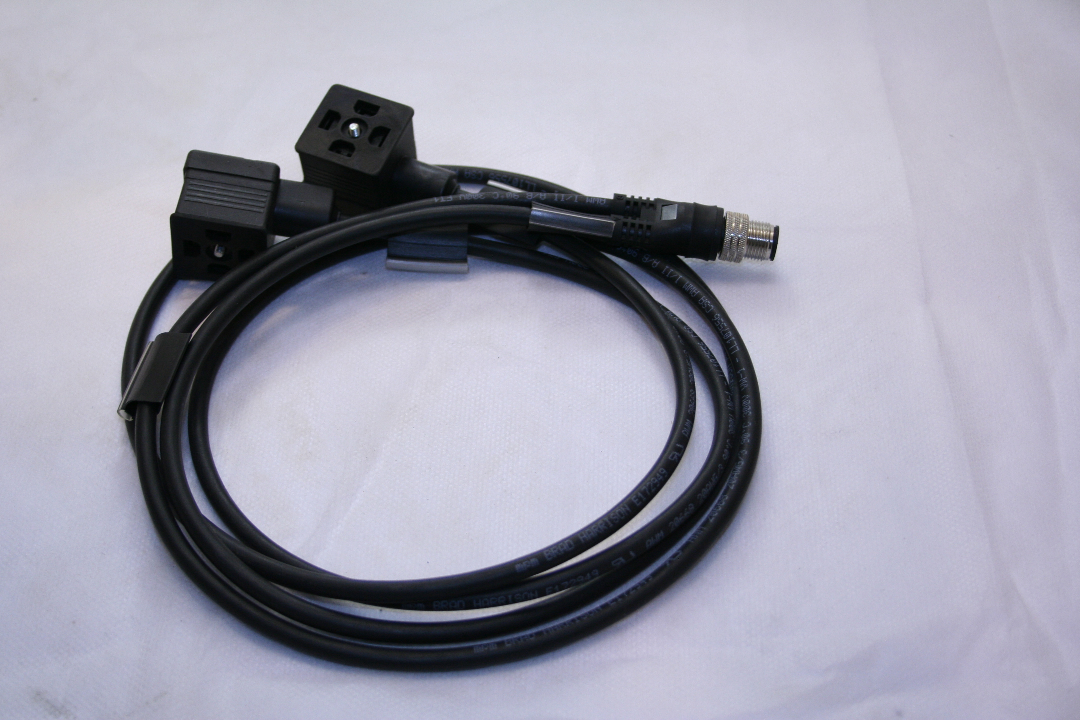Y-kabel M12 - 2st ventilkontakt